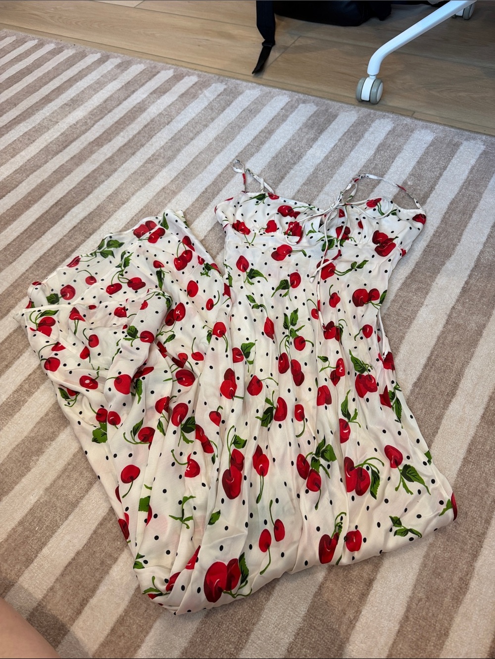 Leslie amon slip maxi dress in white cherry NWT - Picture 3 of 6